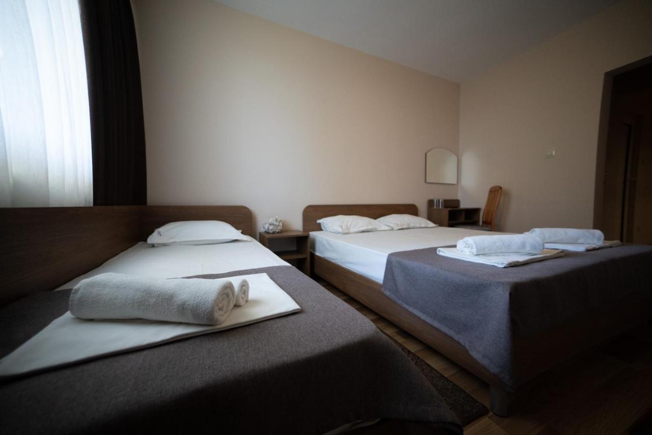 Hotel Velista Voneshta Voda Luaran gambar
