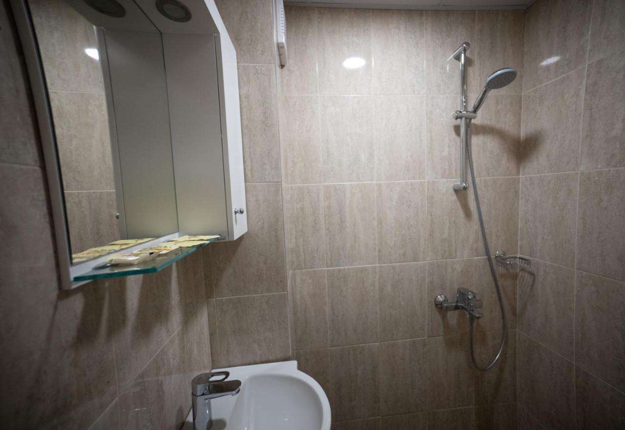 Hotel Velista Voneshta Voda Luaran gambar